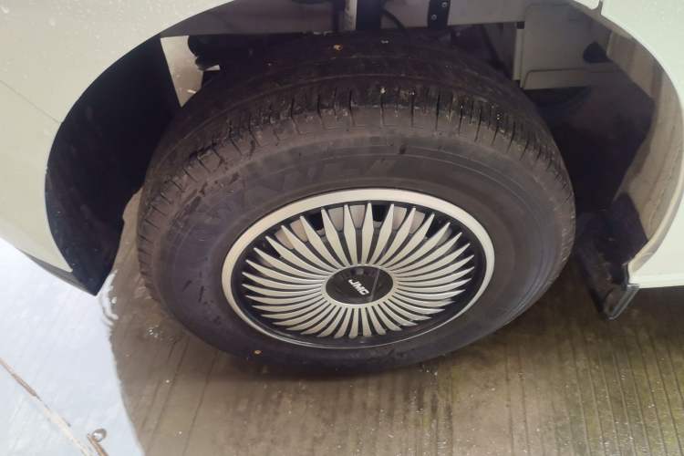 Used JMC E Fushun 2025 Model, Open Window Version, 41.86 kWh, Short Axle, Low-roof