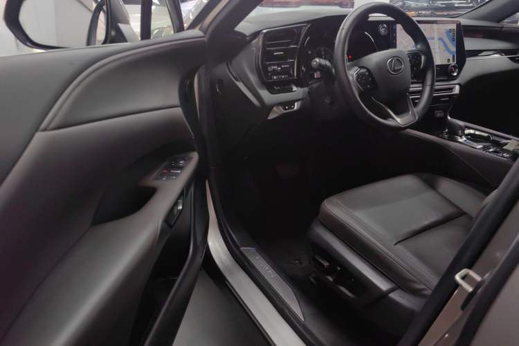 Used Lexus RX New Energy 2023 450h+ Four-Wheel Drive Enjoyment Edition Driver Seat