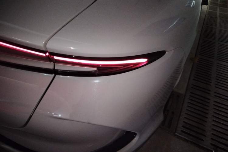 Used IM L6 2024 Max Long-Range Version Right Rear Taillight