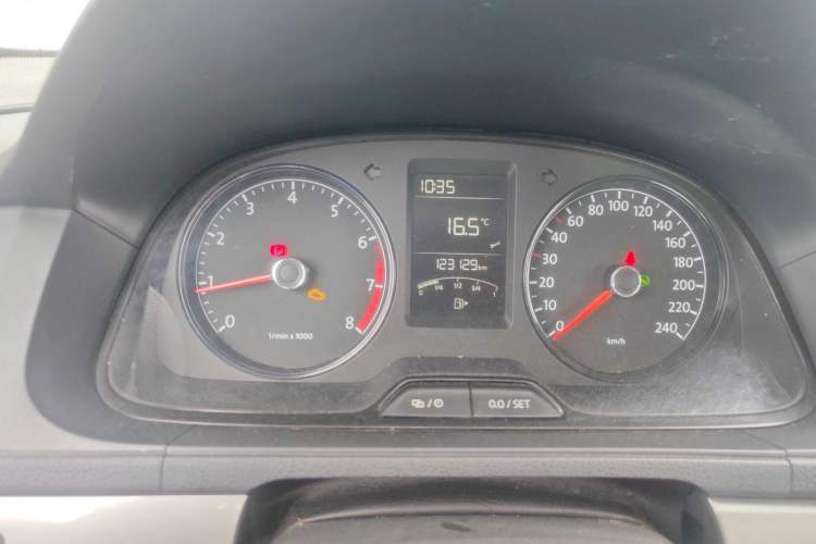 Used Volkswagen Lavida 2013 Revised Classic 1.6L Automatic Fashion Edition Instrument Cluster