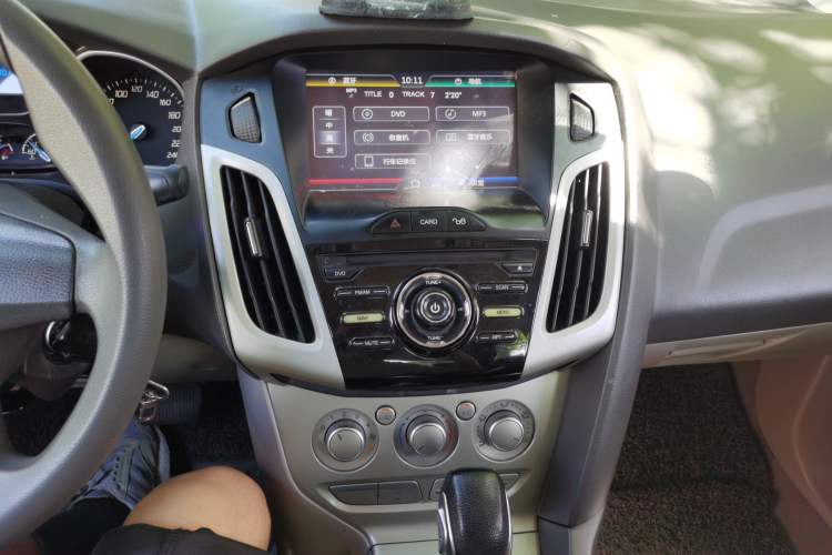 Used Ford Focus 2012 Sedan 1.6L Automatic Comfort Model Audio And AC Panel