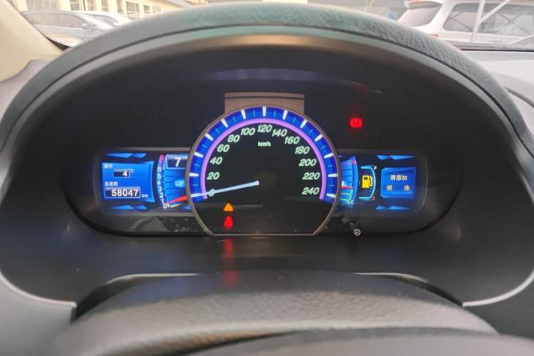 Used BYD S6 2014 2.0L Manual Luxury 5-Seater