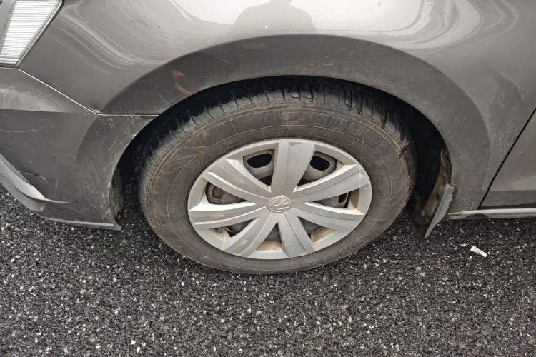 Used Volkswagen Jetta 2017 1.5L Manual Fashion Edition