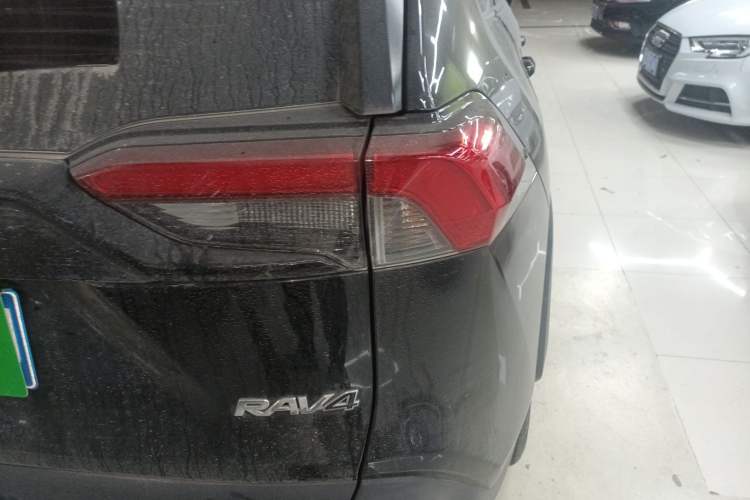 Used Toyota RAV4 2020 2.0L CVT Two-Wheel Drive Fashion Edition Exterior 3