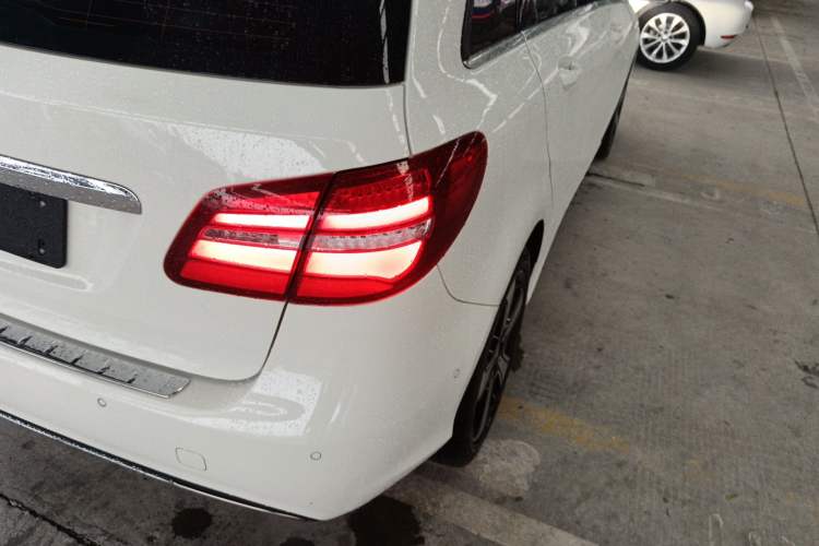 Used Mercedes-Benz B-Class 2017 B 200 Fashion Model