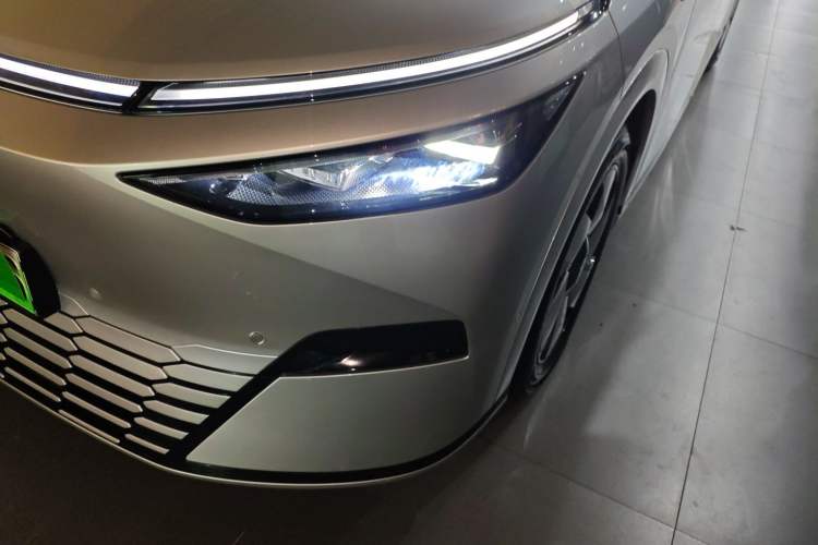 Used XPeng X9 2024 702 Ultra-Long Range Pro