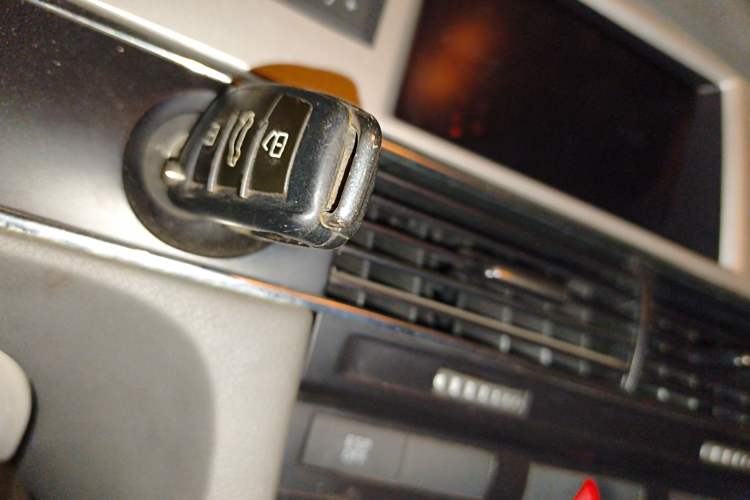 Used Audi A6L 2011 2.0 TFSI Automatic Standard Edition Vehicle Key