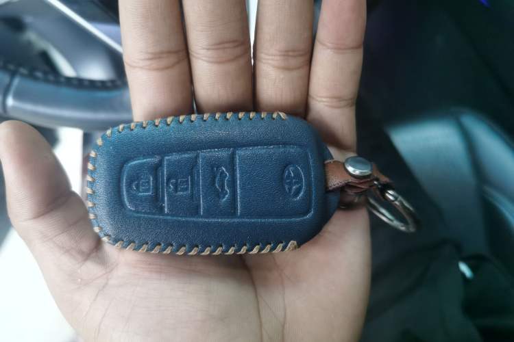 Used Toyota Avalon 2019 Dual-Engine 2.5L Luxury Edition China VI Standard
