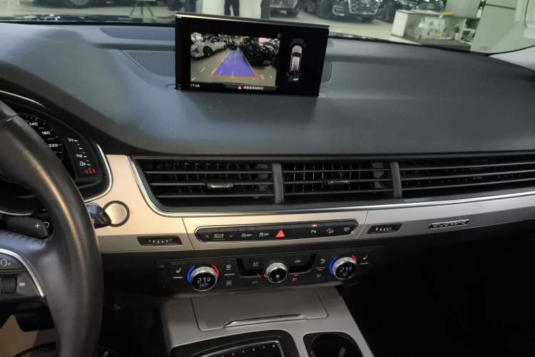 Used Audi Q7 2019 55 TFSI Technology Edition Audio And AC Panel