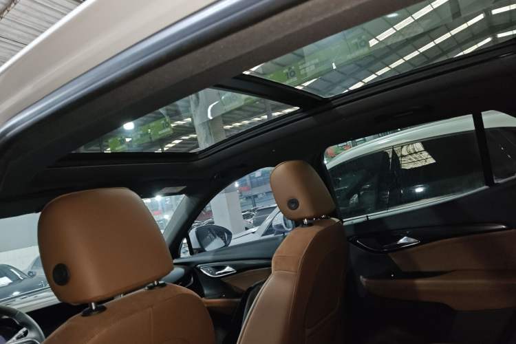 Used Buick Envision 2020 Encore S 652T Four-Wheel Drive Luxury Model Headliner