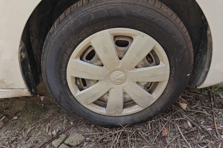 Used Volkswagen Santana 2015 1.6L Manual Fashion Edition Right Front Wheel Hub