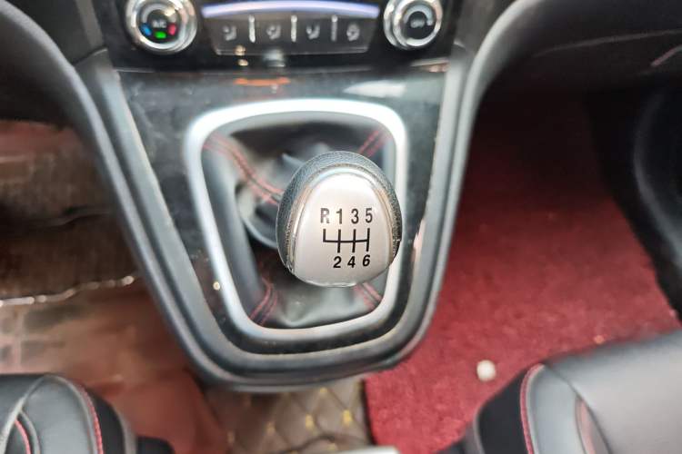 Used Haval H6 2016 Upgraded Model 1.5T Manual Two-Wheel Drive Urban Version
