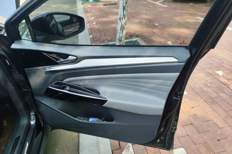 Used Volkswagen ID.4 CROZZ 2021 Long-Range PRO Two-Wheel Drive Version