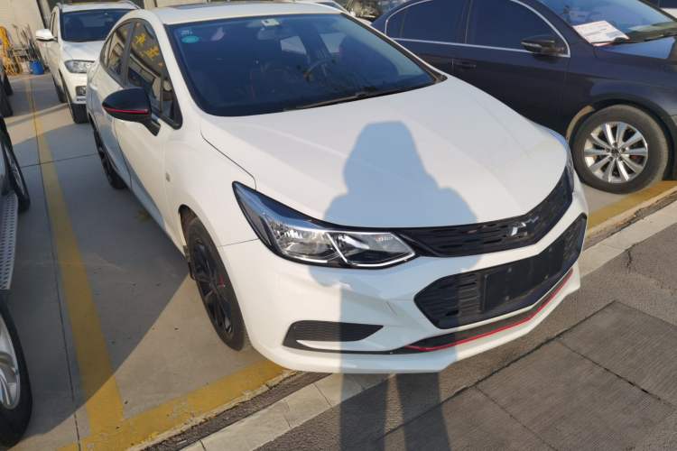 Used Chevrolet Cruze 2018 Redline 320 Automatic Pioneer Edition
