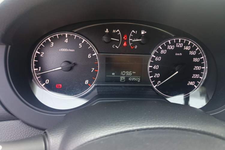 Used Nissan Tiida 2016 1.6L CVT Cool Dynamic Edition Odometer Close Up