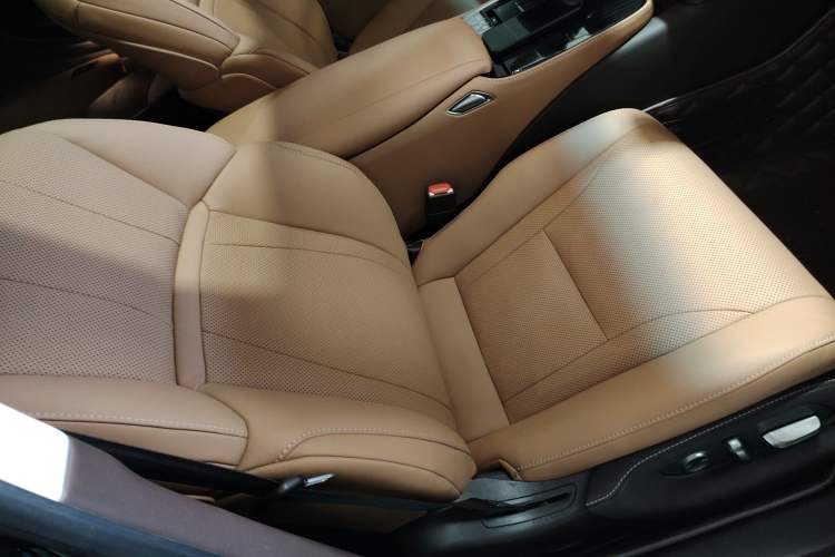 Used Lexus LS 2020 500h Excellence Edition China VI standard