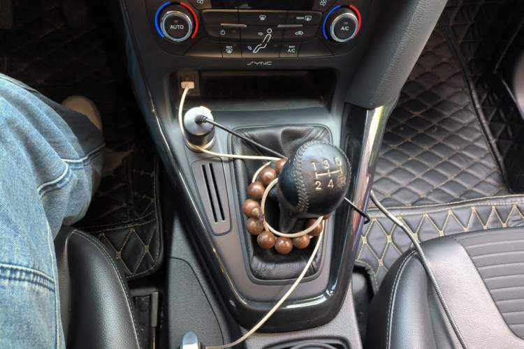 Used Ford Focus 2015 Sedan EcoBoost 125 Manual – Ultra-Style Edition