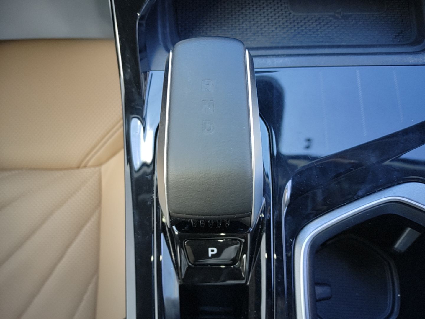 Geely Auto FX11 2023 2.0TD DCT Prestige Edition — снимка 16