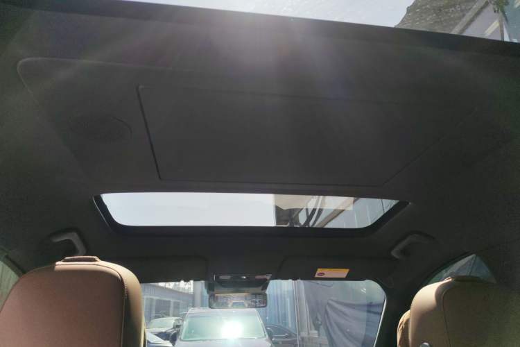 Used Li Auto L9 2025 Ultra Smart Refreshed Edition Headliner