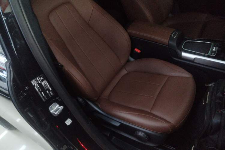 Used Mercedes-Benz GLB 2024 GLB 200 Dynamic Edition Right Front Seat