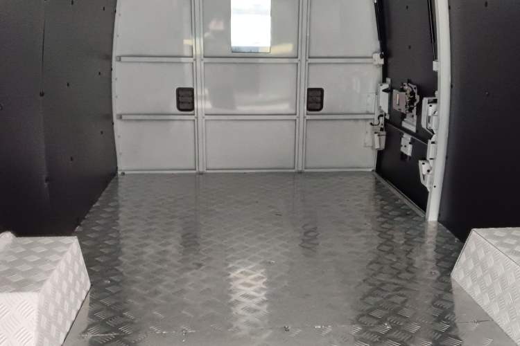 Used JMC E-Roadrunner 2023 E630 Van Deluxe Edition 41.86 kWh