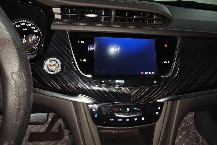 Used Cadillac XT6 2022 2.0T Six-Seater Four-Wheel-Drive Luxury Standard Edition
