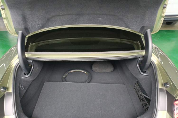 Used Xiaomi Auto SU7 2024 Four-Wheel Drive Ultra-Long Range Advanced Intelligent Driving Max Edition Trunk