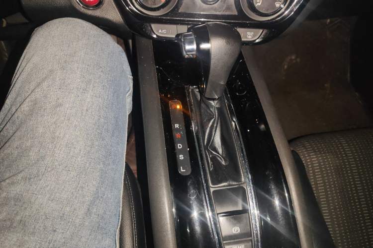 Used Honda Vezel 2017 1.8L CVT Front-Wheel Drive Pioneer Edition