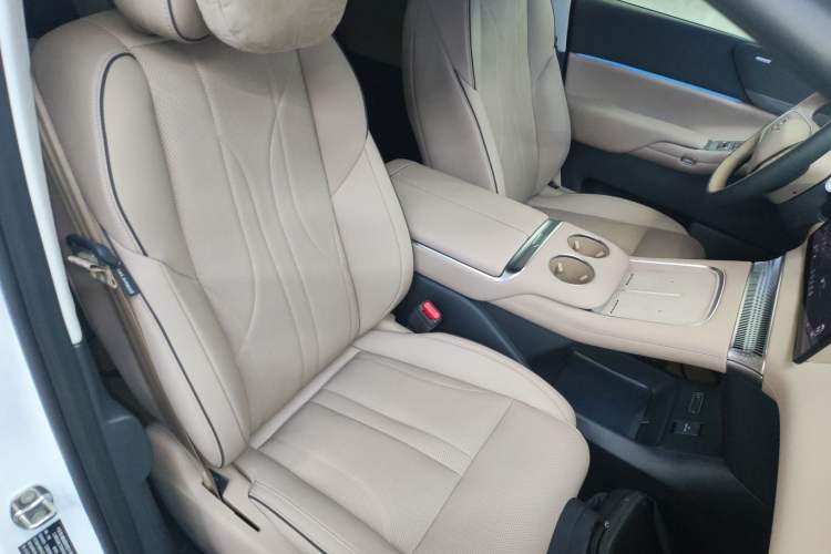 Used XPeng X9 2025 740 Ultra-Long Range Max