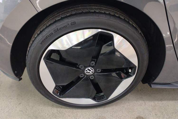 Used Volkswagen ID.3 2021 Pro Smart Edition Right Rear Wheel Hub