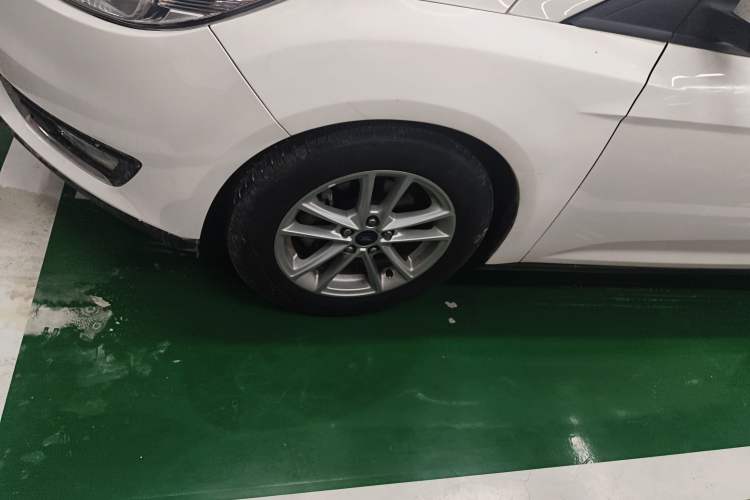 Used Ford Focus 2017 Hatchback 1.6L Manual Fashion Edition SmartDrive Version Left Front Wheel Hub