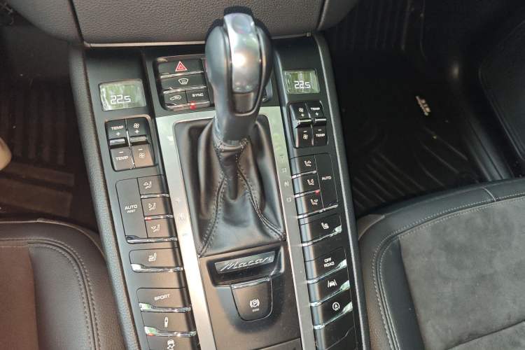 Used Porsche Macan 2017 Macan 2.0T Gear Lever