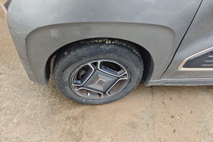 Used Baojun E200 2019 250KM Smart Enjoyment Version Left Front Wheel Hub