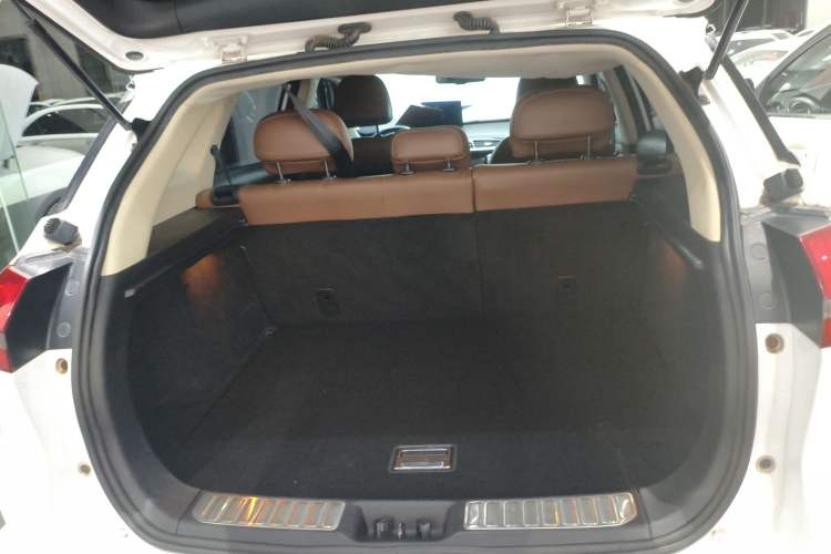 Used Geely Auto Emgrand X7 Sport 2016 1.8TD Automatic ZhiZun Version Trunk