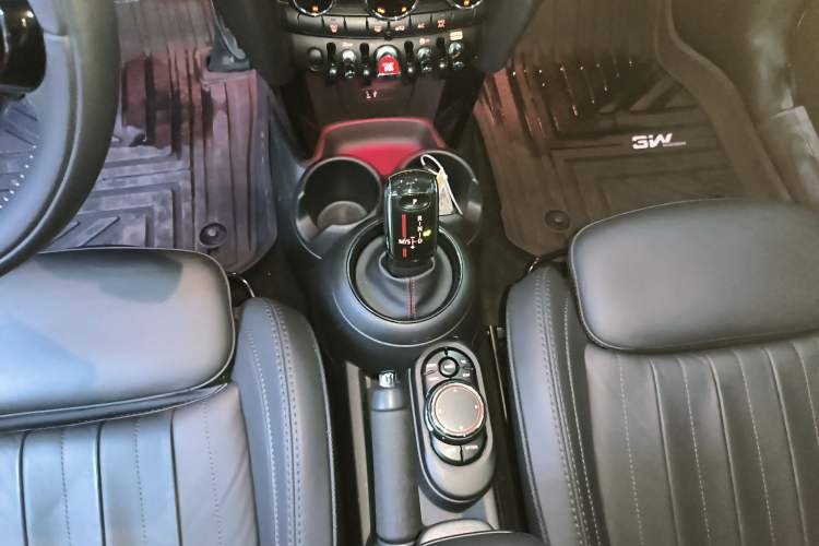 Used MINI MINI 2019 2.0T COOPER S Classic Edition Five-Door Model