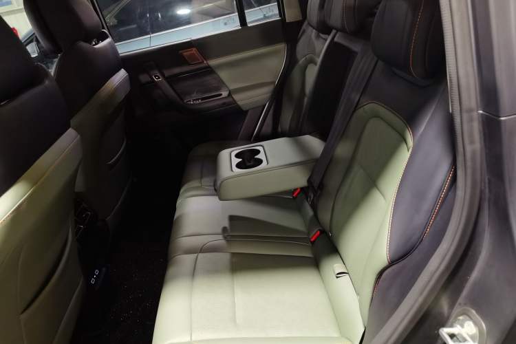 Used iCAR 03 2024 401km Range Two-Wheel Drive Standard Yuechao Version Interior 4