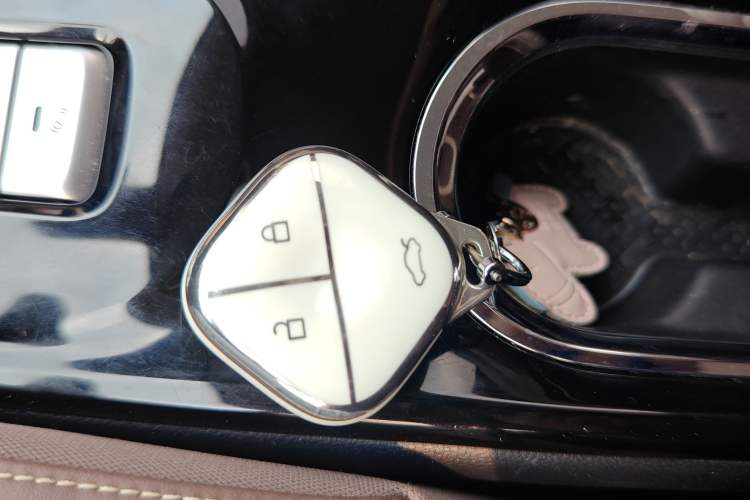 Used Wuling Bingo 2023 333 km Lingxi Connected+ Version Vehicle Key