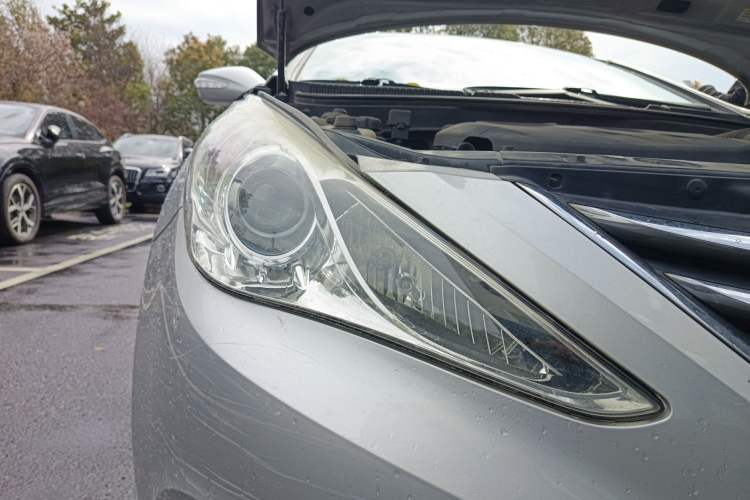 Used Hyundai Sonata 2013 2.0L Automatic Luxury Edition Right Front Headlight