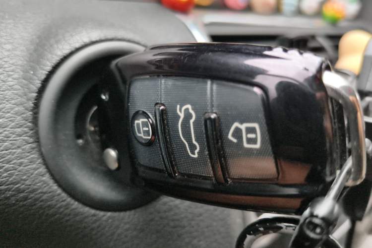 Used Audi Q7 2013 35 TFSI Comfort Model Vehicle Key