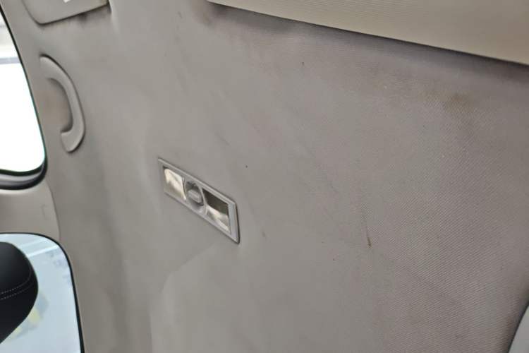 Used Volkswagen Lavida 2013 Revised Classic 1.6L Manual Fashion Edition
