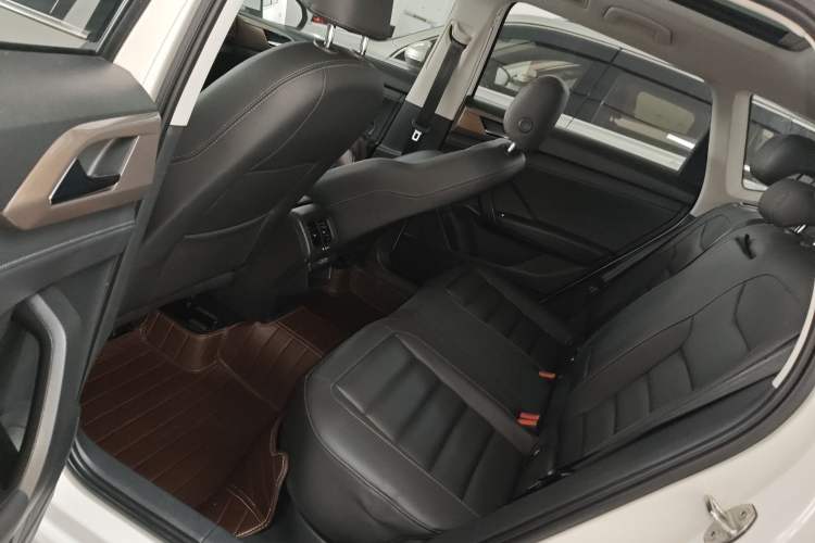 Used Volkswagen Tharu 2019 280TSI Two-Wheel Drive Luxury Version China VI Standard Left Rear Seat