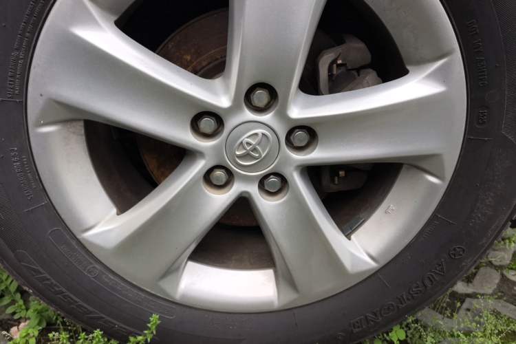 Used Toyota RAV4 2013 2.0L CVT Four-Wheel Drive New Edition Right Front Wheel Hub