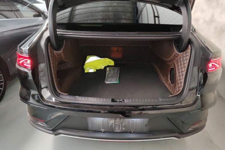 Used BYD Han 2022 DM-i 242km Flagship Model