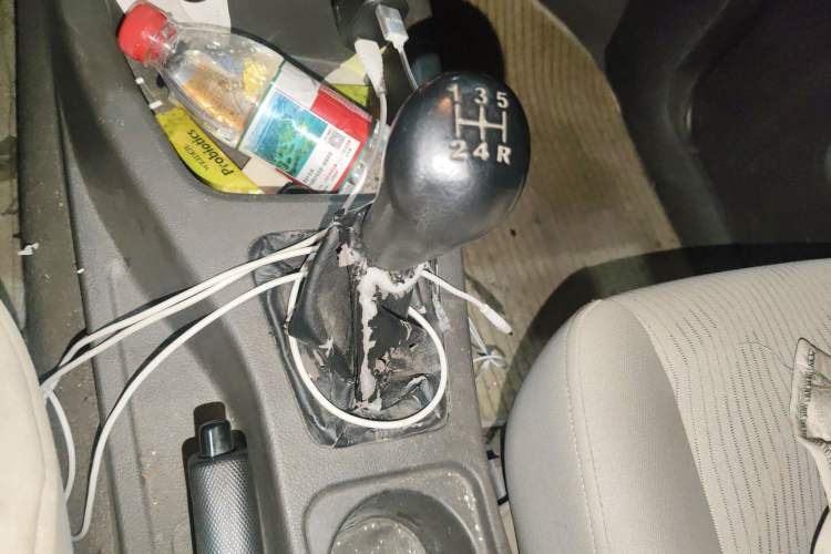 Used Wuling Rongguang V 2015 1.2L Standard Version
