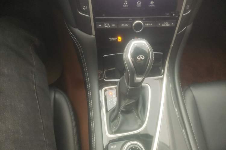 Used Infiniti Q50L 2018 2.0T Comfort Edition China VI Standard
