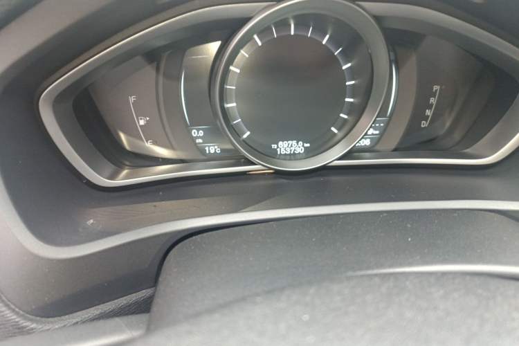 Used Volvo V40 2016 T4 Smart Luxury Edition