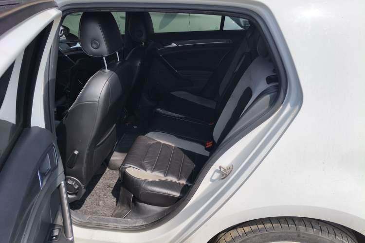 Used Volkswagen Golf 2016 1.4TSI Automatic R-Line Left Rear Seat