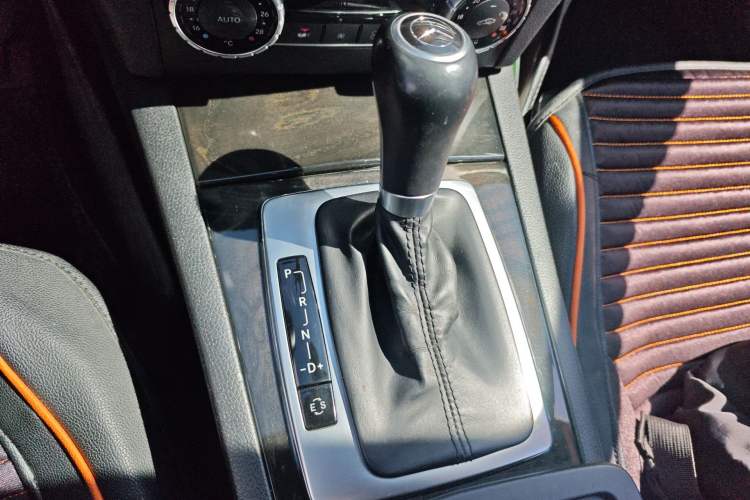 Used Mercedes-Benz C-Class 2013 C 260 CGI Fashion Model Gear Lever
