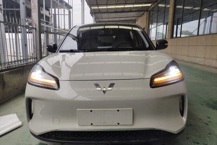 Used Wuling Bingo PLUS 2024 330 km Range Five-Seater Version
