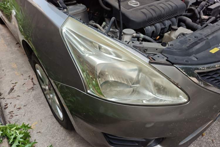 Used Nissan Tiida 2011 1.6L CVT Smart Version Right Front Headlight